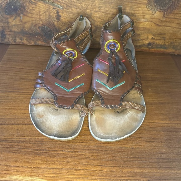 Western Style Sandals - Picture 3 of 6